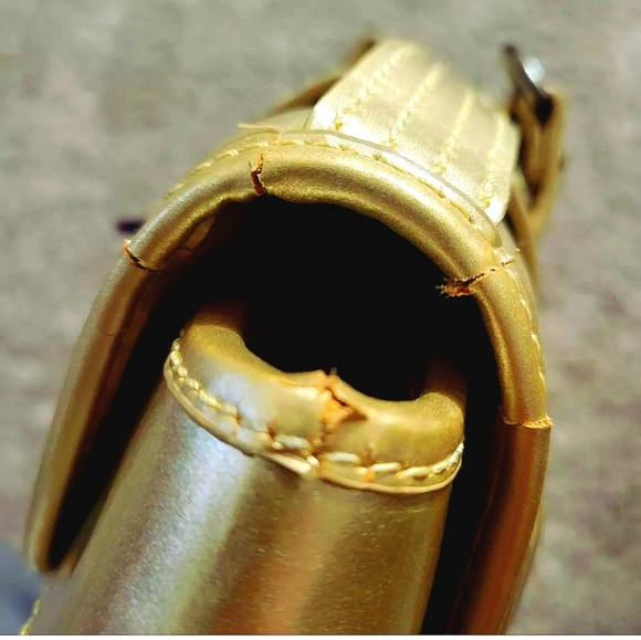 FENDI Gold Mirrored Leather B Shoulder Bag - Picture 6 of 12